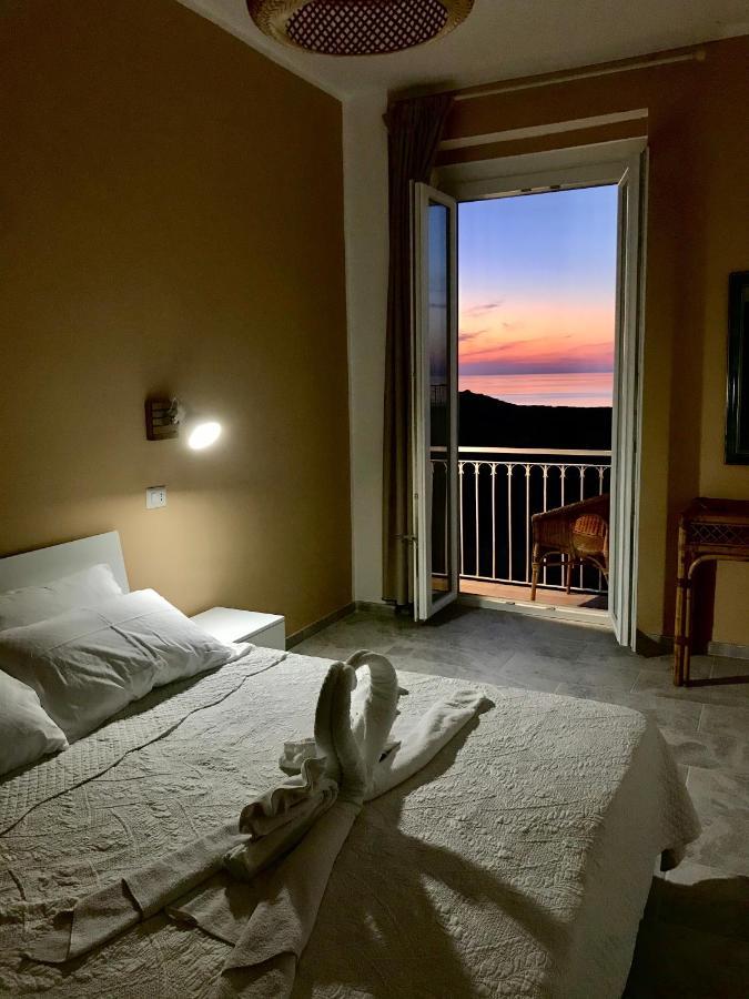 Brezza Marina Acomodação com café da manhã Tropea Exterior foto