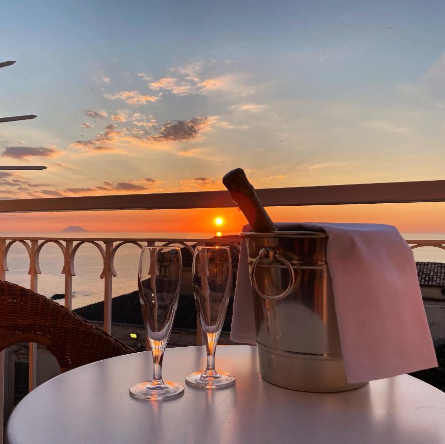 Brezza Marina Acomodação com café da manhã Tropea Exterior foto