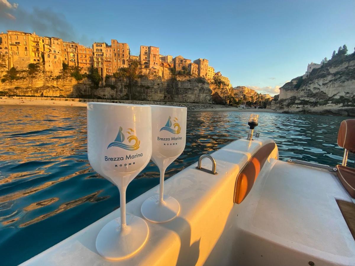 Brezza Marina Acomodação com café da manhã Tropea Exterior foto