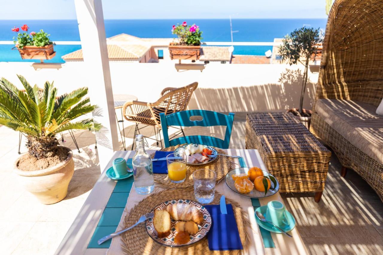 Brezza Marina Acomodação com café da manhã Tropea Exterior foto